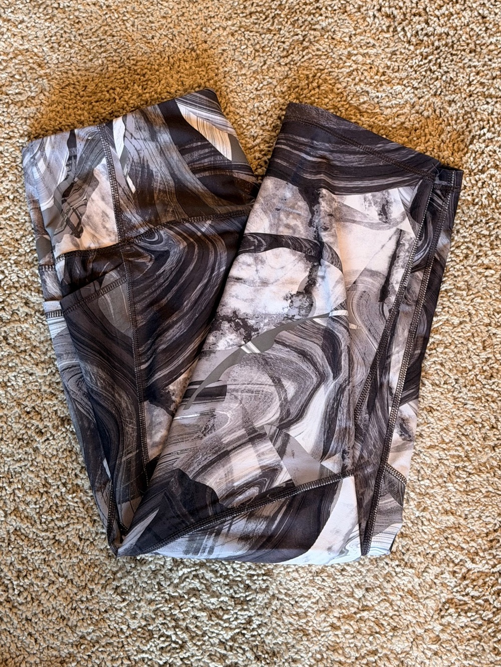 Old Navy Go Dry Marble Print Crop Leggings